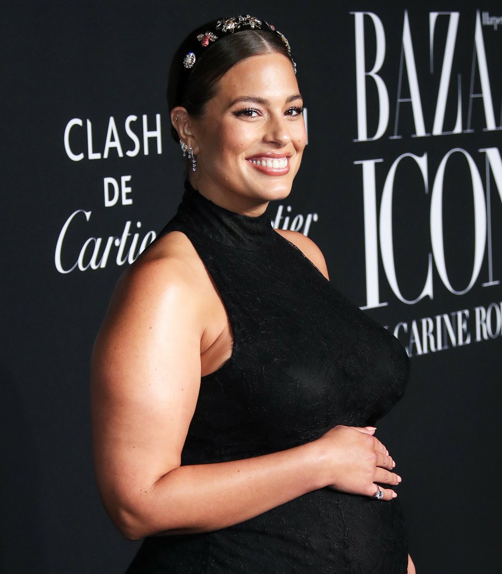 Ashley Graham Wants Women to Have the Right to Choose However They Want to  Feed Their Babies