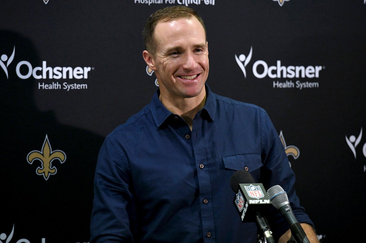 Drew Brees announces retirement