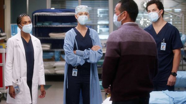 Why ‘Grey’s Anatomy' Killed Off DeLuca in Midseason Premiere | UsWeekly