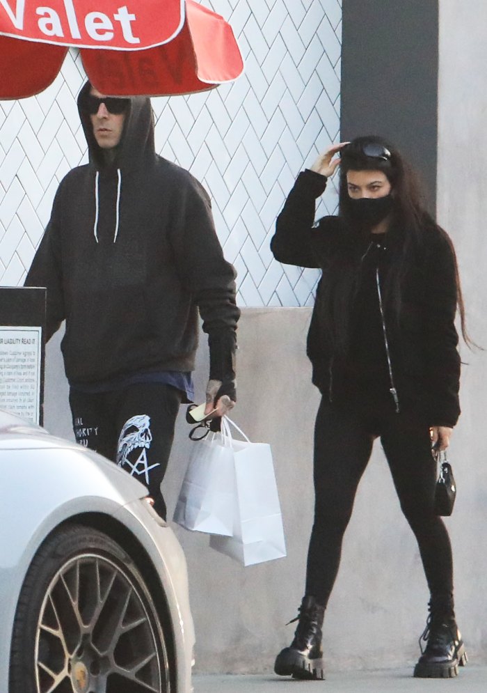 Kourtney-Kardashian-and-Travis-Barker-Cuddle-After-Date-4.jpg