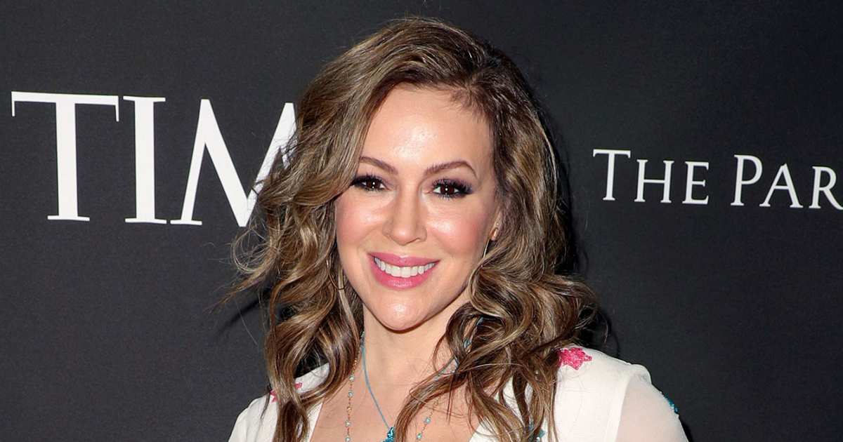 Alyssa Milano Hairy Pussy - Alyssa Milano Tells Troll to 'Fâ€”k Off' After 'Washed-Up' Comment