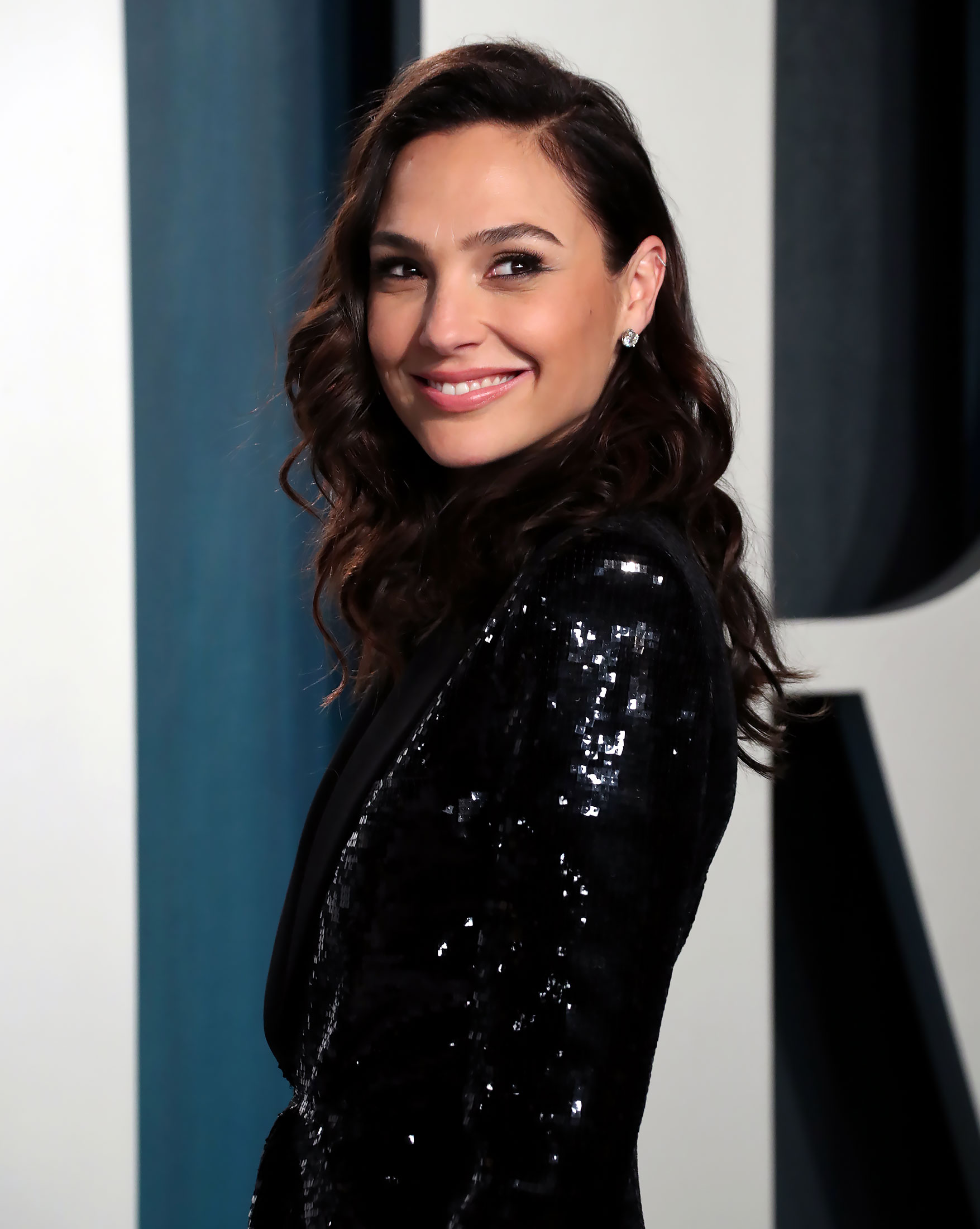 Young Kompoz Xvideo - Pregnant Gal Gadot Reveals 3rd Baby's Sex: Video