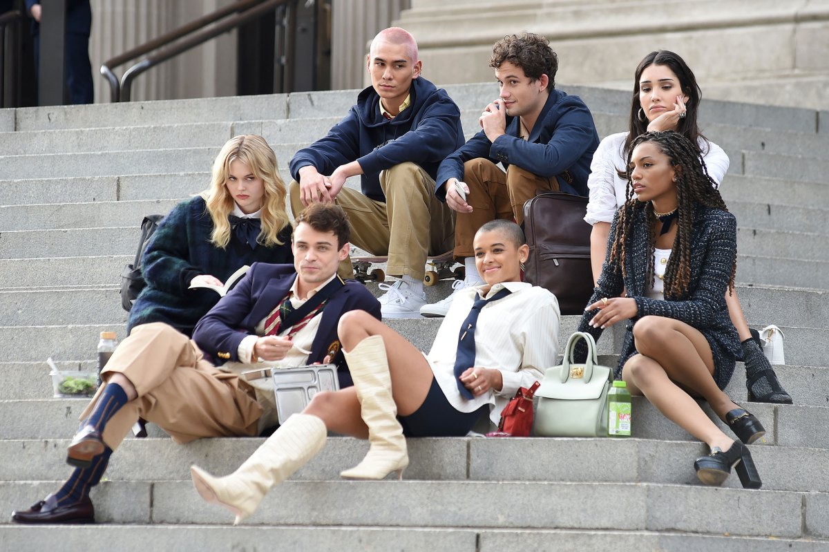 Gossip Girl Reboot To Premiere In July Meet The Characters