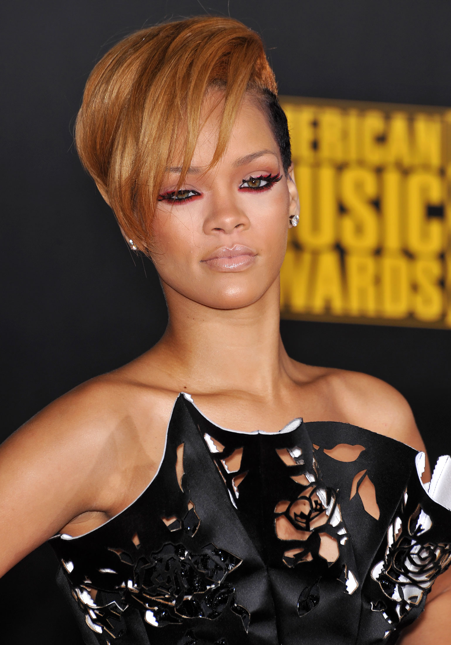 Rihanna's Hair Evolution - Every One Of Rihanna's Technicolour Hair Styles