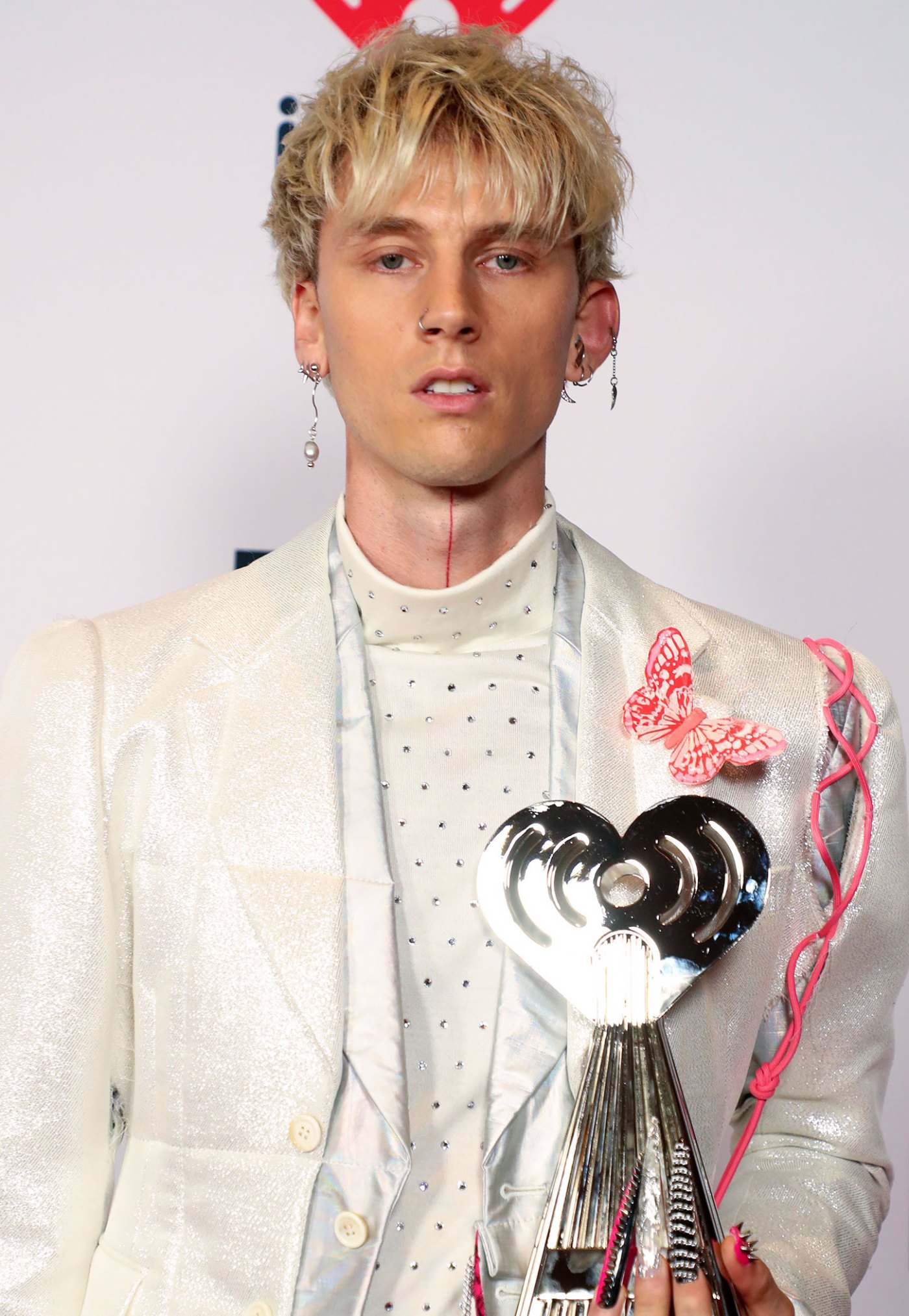 Machine Gun Kelly May Have Hair Extensions, Wig: Details | Us Weekly