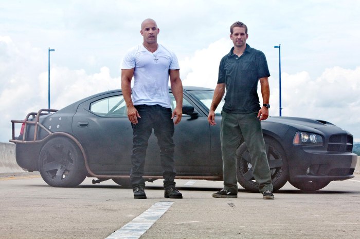 F9 presta homenagem a Paul Walker Velozes e Furiosos