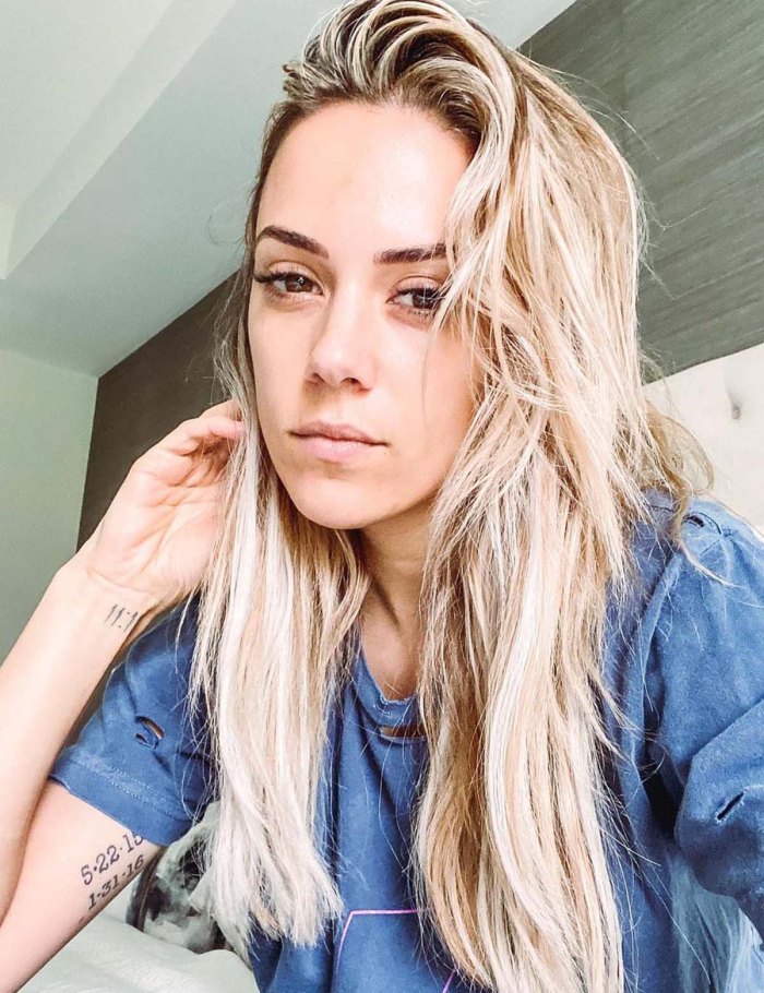 Jana Kramer Theres Still Hate Hurt With Mike Caussin em meio ao divórcio