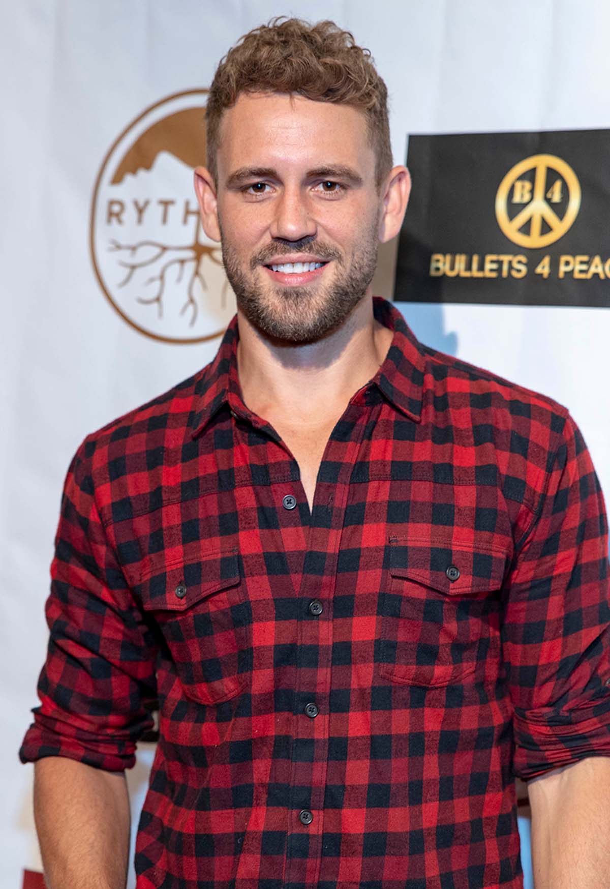 Cronograma de relacionamento de Nick Viall e esposa Natalie Joy