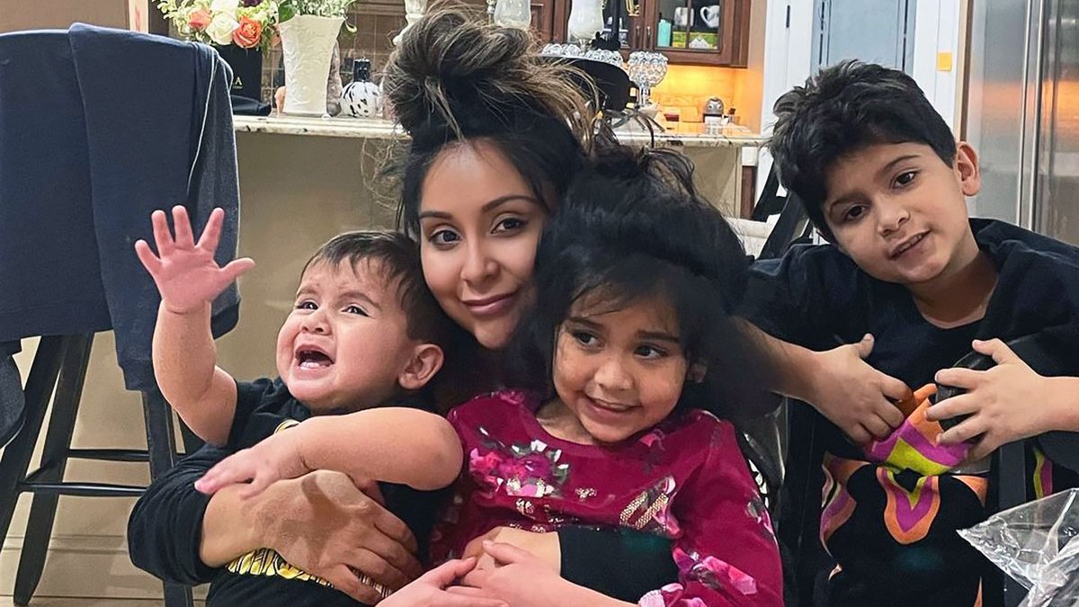 Jersey Shore': Snooki Posts Adorable Pics Of 5-Day-Old Baby Angelo