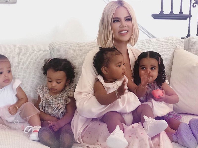 Les célébrités de Khloe Kardashian se lient avec leurs neveux nièces