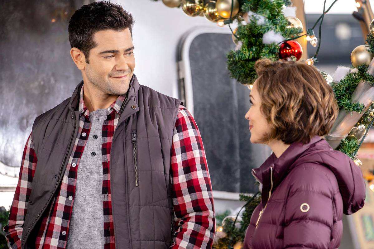 A Guide To Hallmark Channel S Leading Men Photos