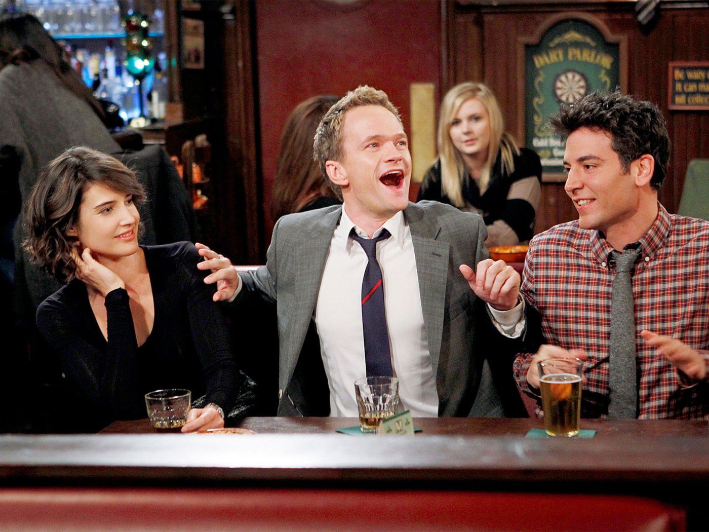 How I Met Your Father Adds New Stars What Know About HIMYM Spinoff 004 ?w=1400&quality=86&strip=all