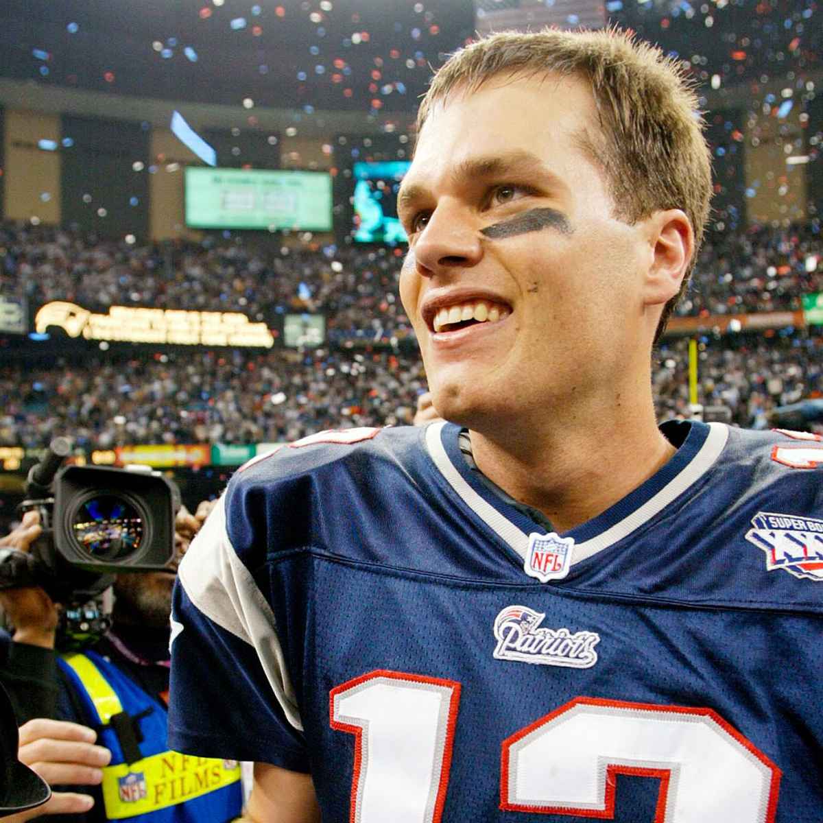 Tom Brady reminds us that he had the most spectacular haircut ever