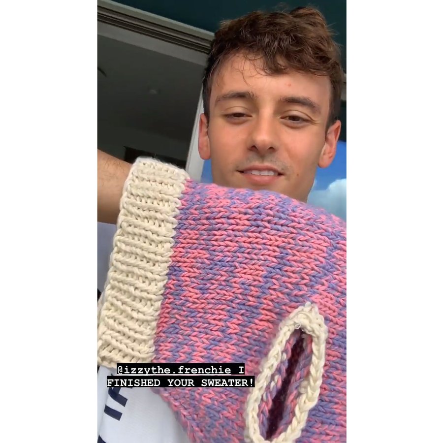 Mystery Solved! This Is What Tom Daley Was Knitting at the ...