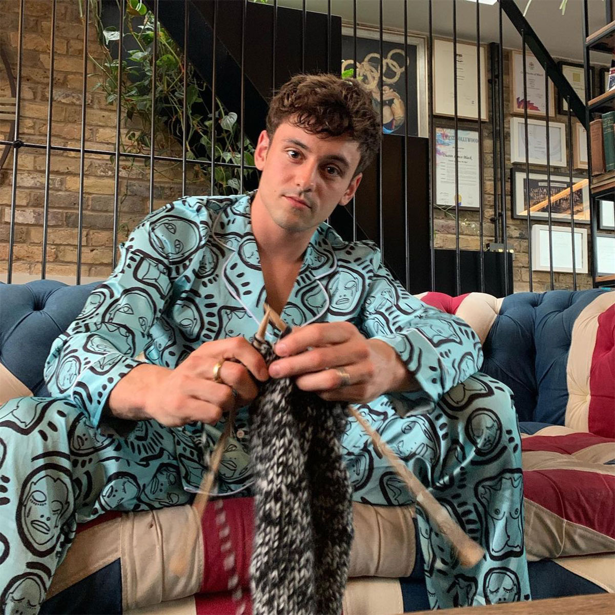 Mystery Solved! This Is What Tom Daley Was Knitting at the ...