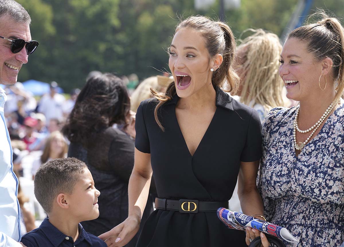 Derek Jeter's Wife Hannah, Daughters Attend Hall of Fame Induction