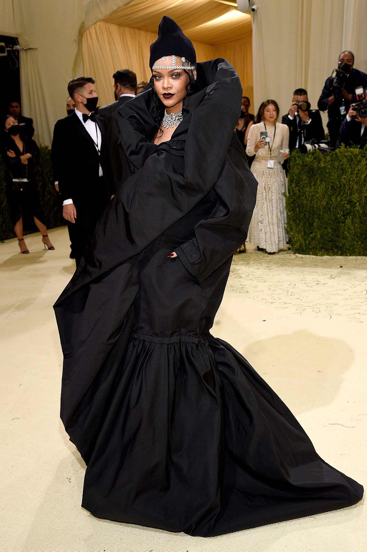 Celebrities Accessorized With Spectacular Platinum Jewelry Designs at the  Met Gala