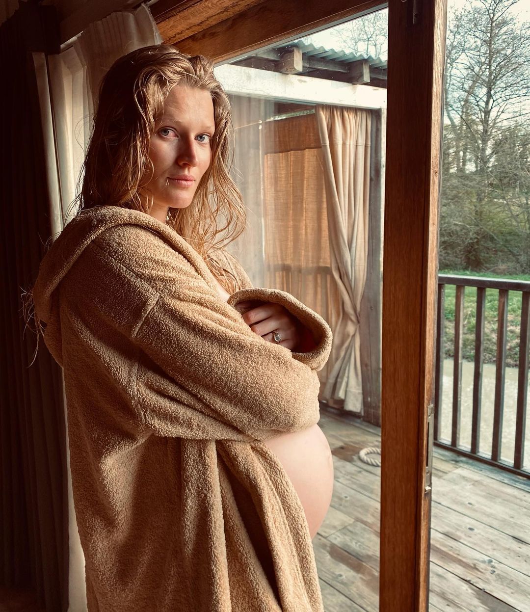 Celebrities Posing Nude While Pregnant Maternity Pics image photo