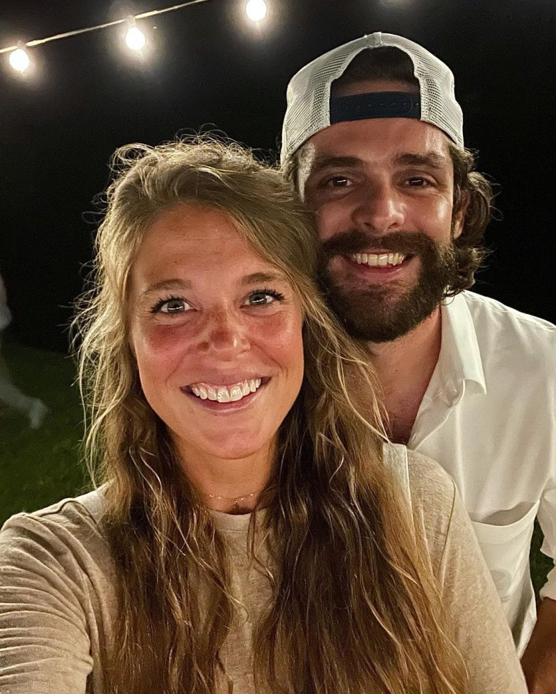 Link dating. Thomas Rhett and wife Lauren. Крессида Бонас и Габриэлла Калторп. Гарри Вентворт-Стэнли фото. Брайони Дэниэлс продюсер подруга принца.