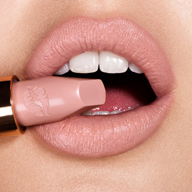 Get Kim Signature Nude Lipstick From Charlotte Tilbury