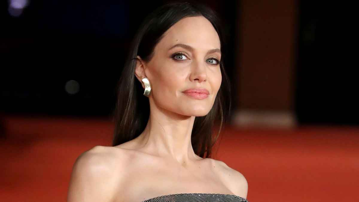 Angelina Jolie Porn Sex - Angelina Jolie Slams 'Ignorant' Middle Eastern 'Eternals' Ban