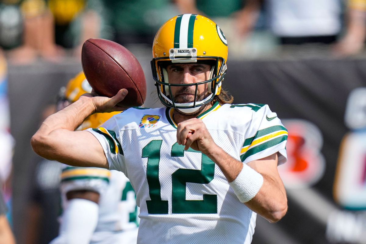 Rodgers COVID-19 fallout includes viral clip from FOX NFL Sunday