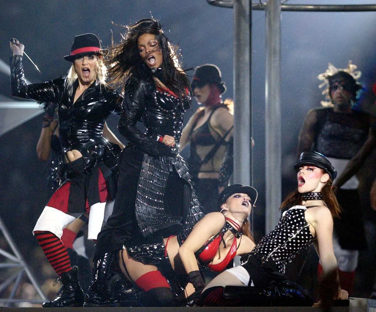 FCC to investigate Janet Jackson's wardrobe malfunction