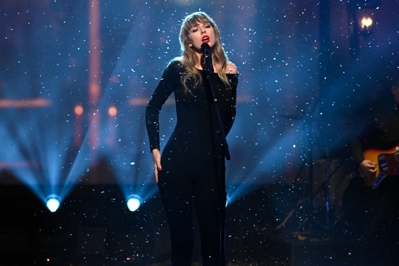 Taylor Swift Performs Reimagined 'All Too Well' on 'SNL' Watch Us Weekly