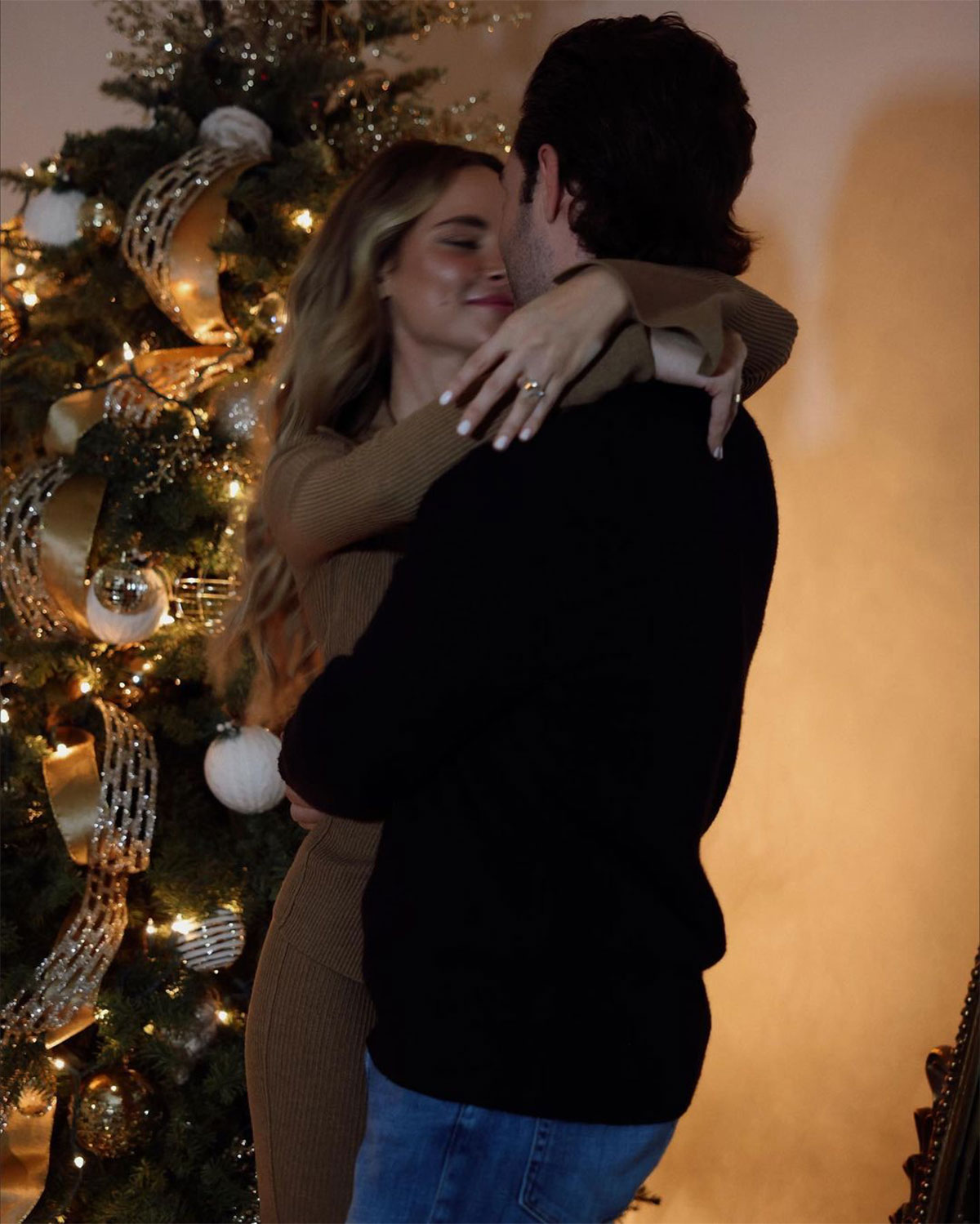 She Said Yes! Bachelor's Amanda Stanton Is Engaged to BF Michael Fogel ...