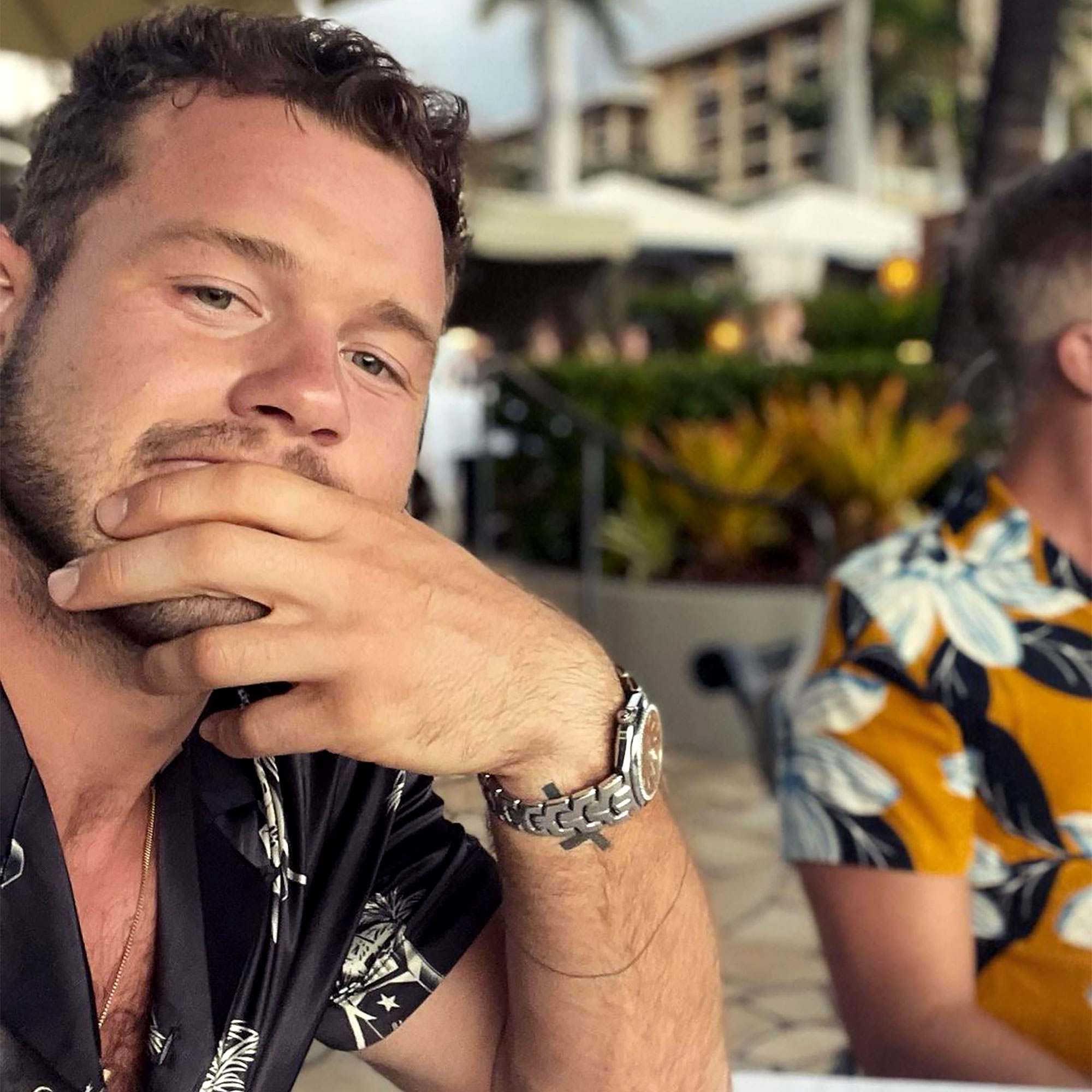 Cronograma de relacionamento de Colton Underwood e marido Jordan C. Brown