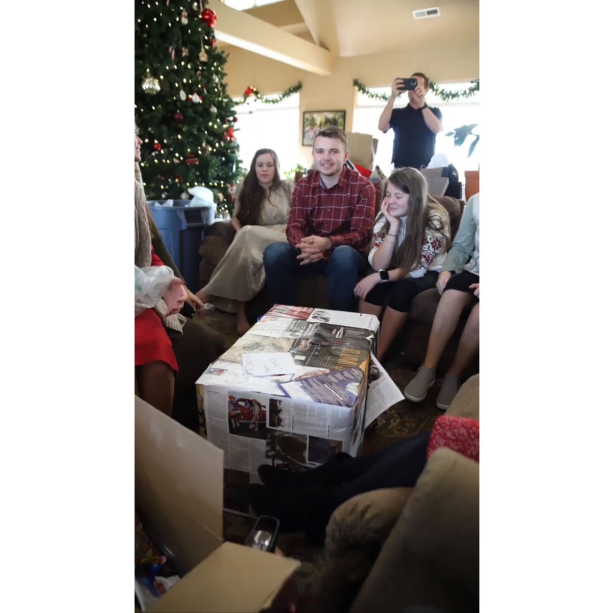 Duggar Family Celebrates Christmas After Josh Duggar Trial Photos Us