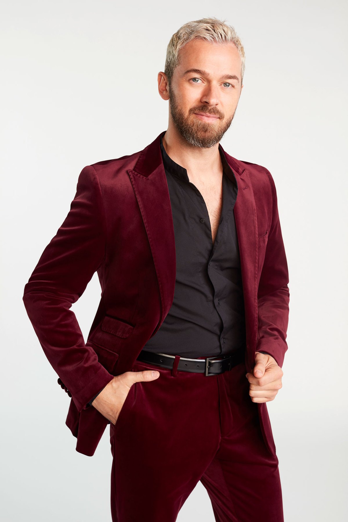 Artem Chigvintsev Exits 'DWTS' Tour After 'Unexpected Health Issues ...