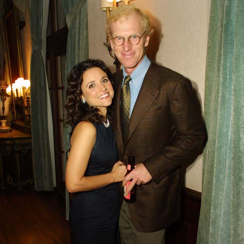 Linha do tempo do relacionamento de Julia Louis Dreyfus Brad Hall