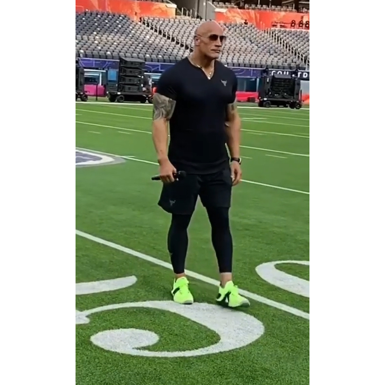 Super Bowl: Dwayne Johnson Channels WWE Persona The Rock During Pre-Game  Show – Deadline