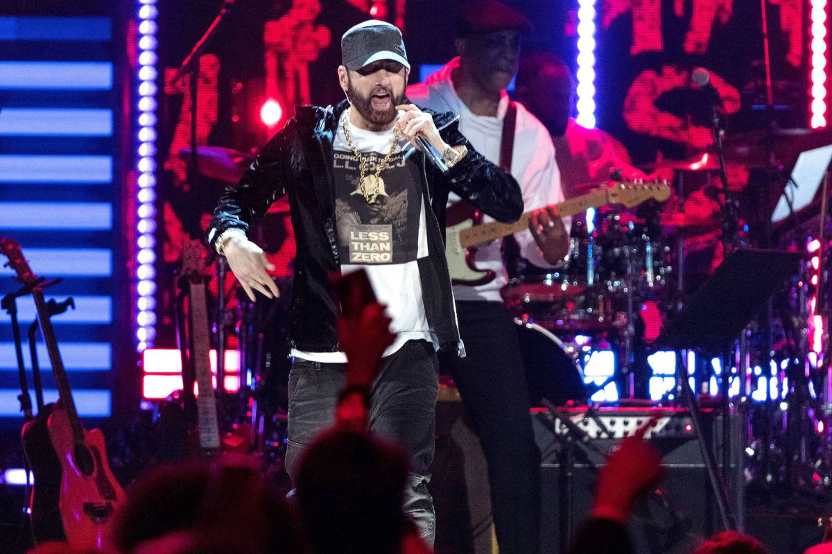 Super Bowl LVI: Eminem Delivers EPIC Halftime Show Performance