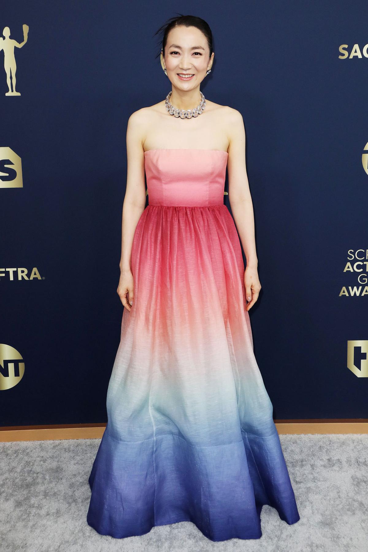 Squid Games' Star HoYeon Jung Dazzles in Crystal Louis Vuitton Gown and  Black Sandals at the 2022 SAG Awards