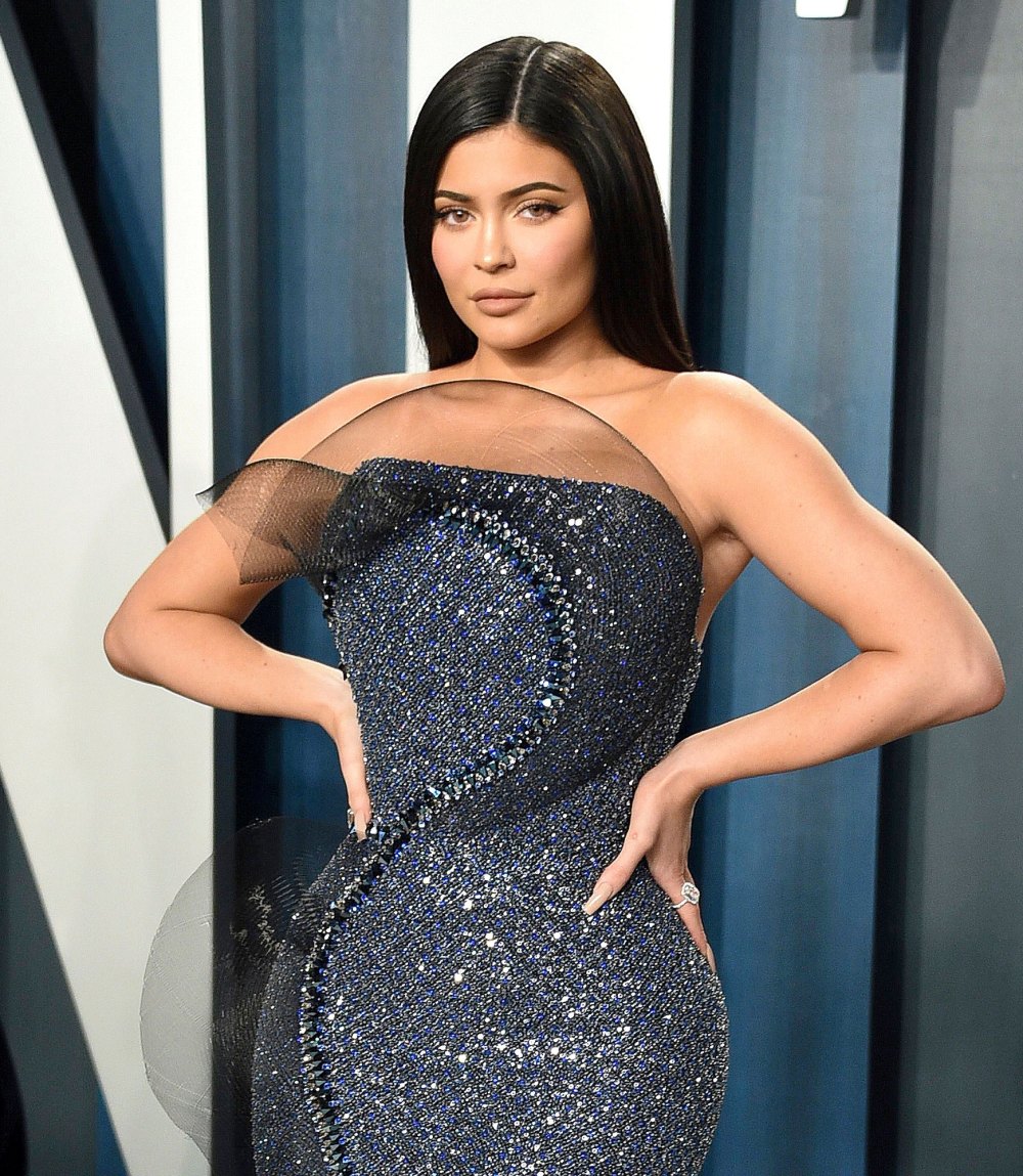 Kardashians Tiny Waists: See Them & The Jenners In Revealing