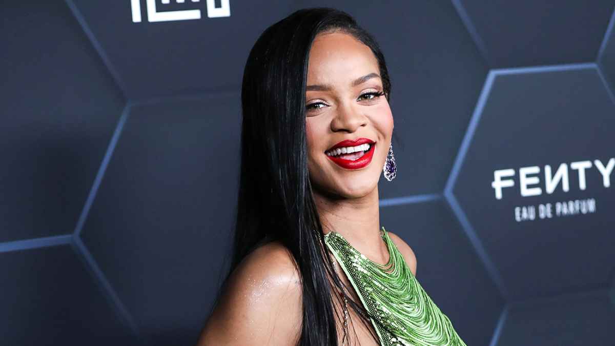 Rihanna attends Gucci store opening in New York - RIHANNA ONLINE