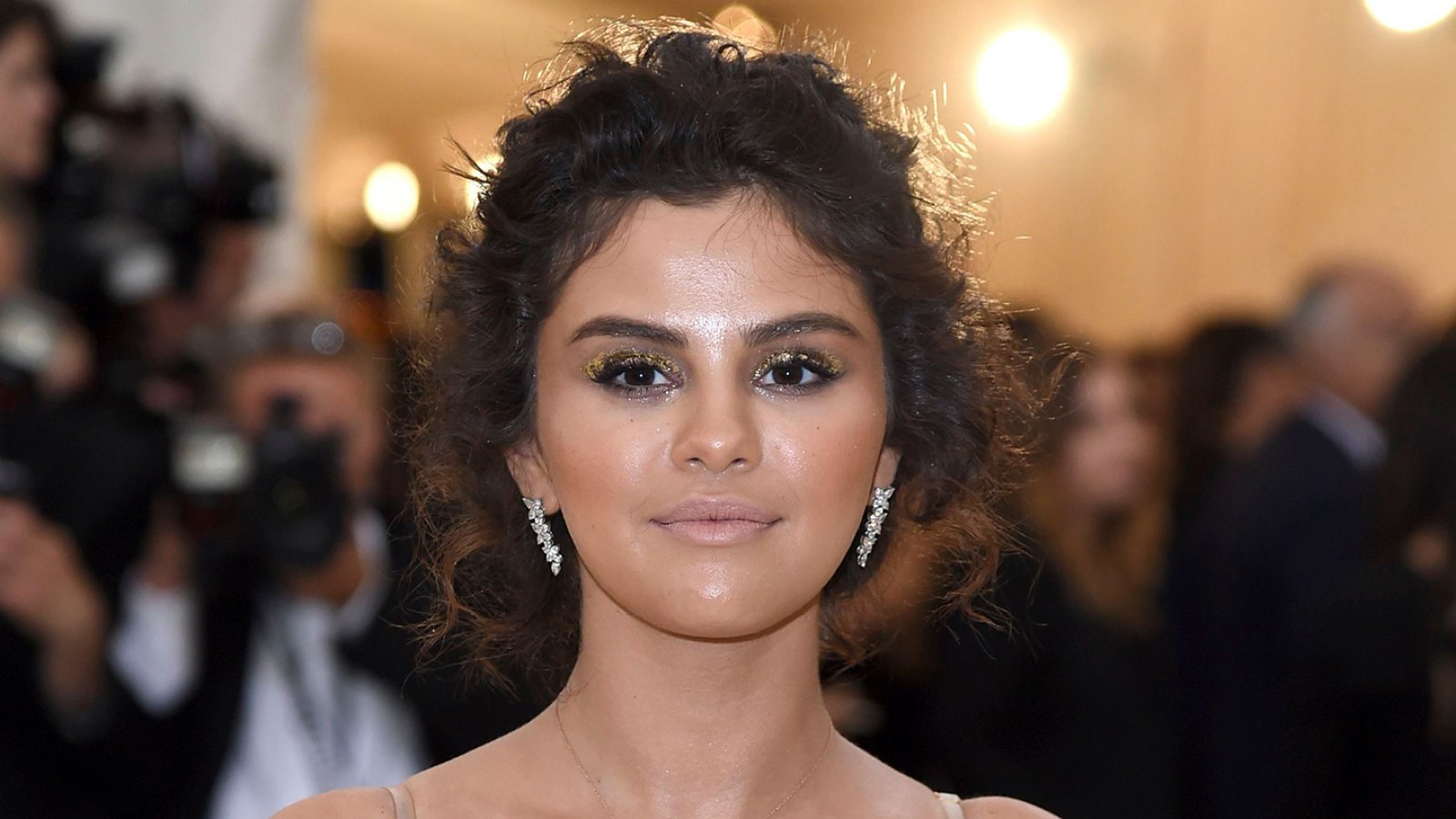 Selena Gomez Recalls Tanning ‘Disaster’ at 2018 Met Gala | Us Weekly