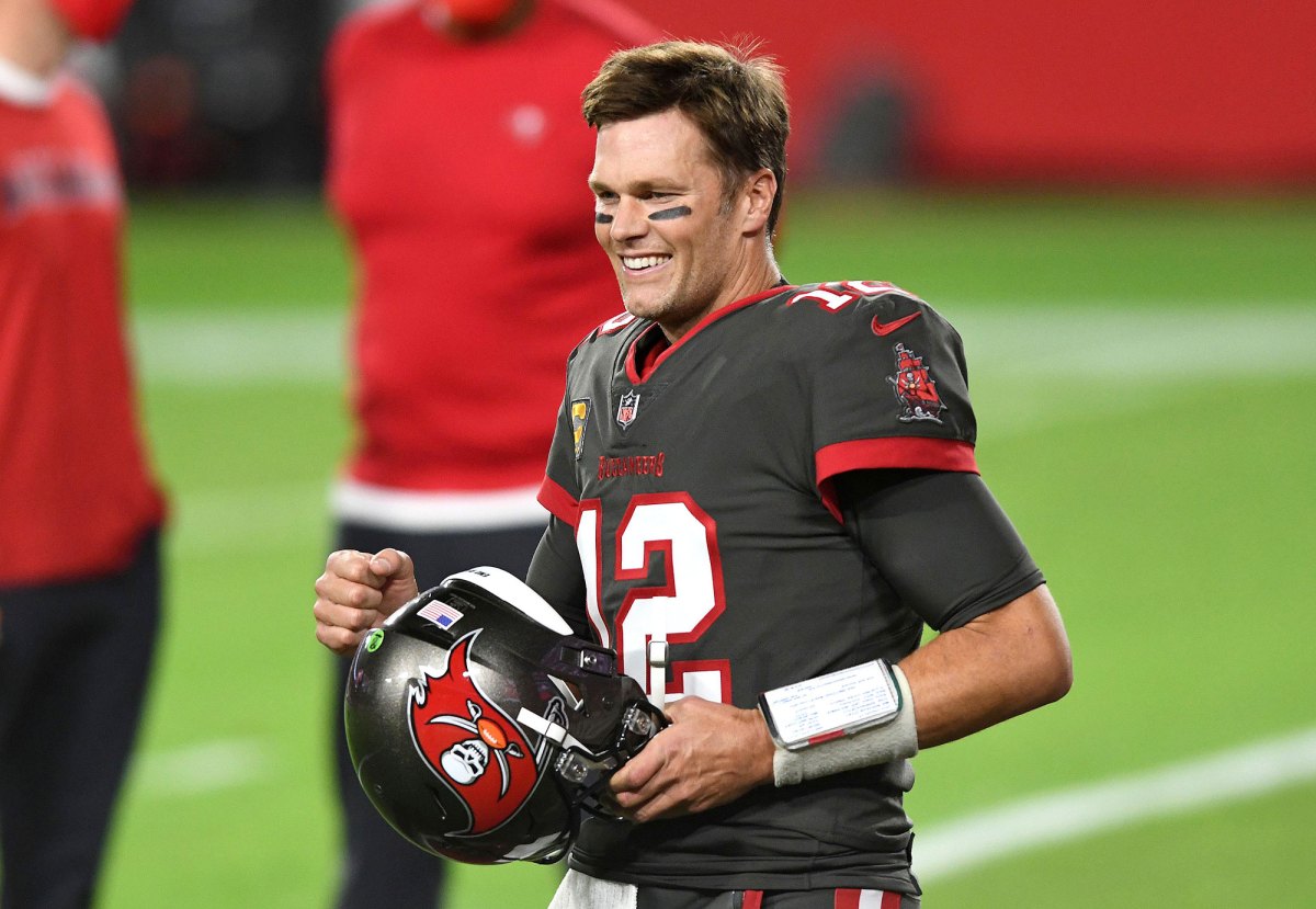 Former Buccaneers Quarterback Tom Brady Hints at Return To NFL