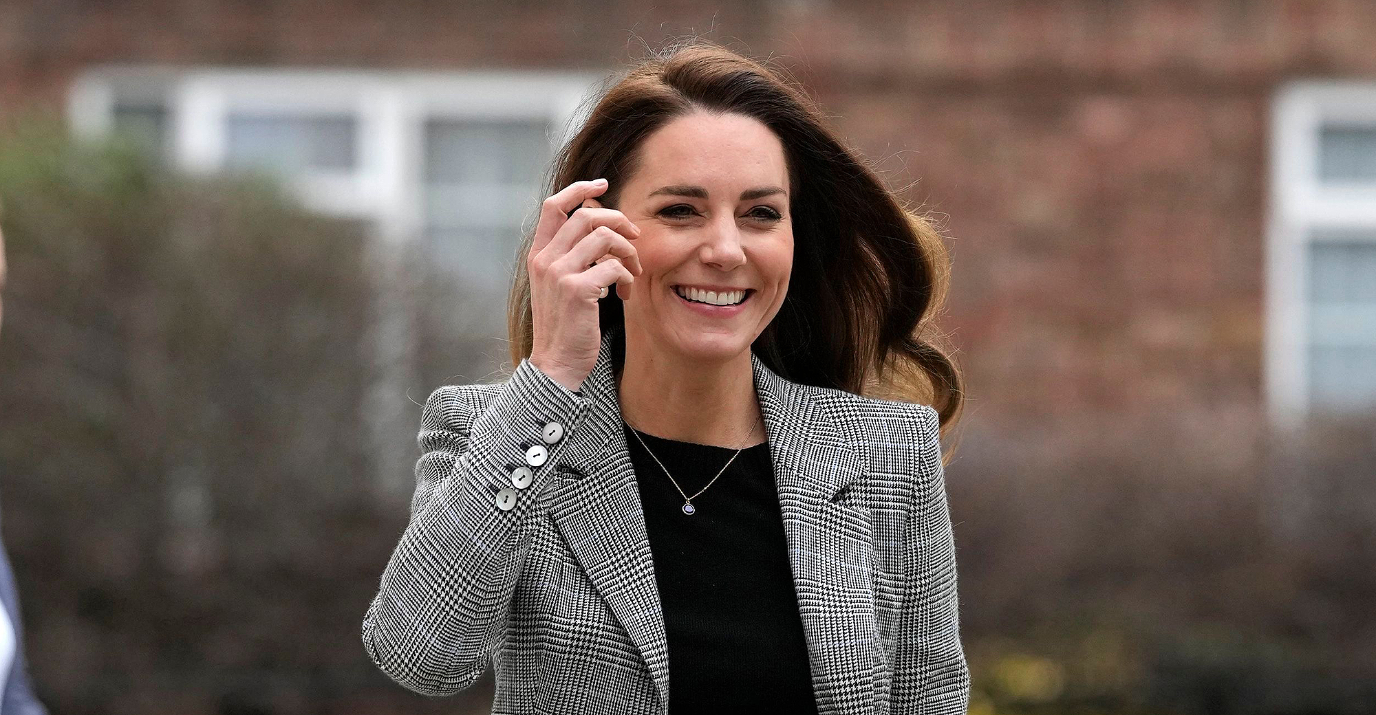 Duchess Kate Just Wore These Chic Blundstone Chelsea Boots Us Weekly