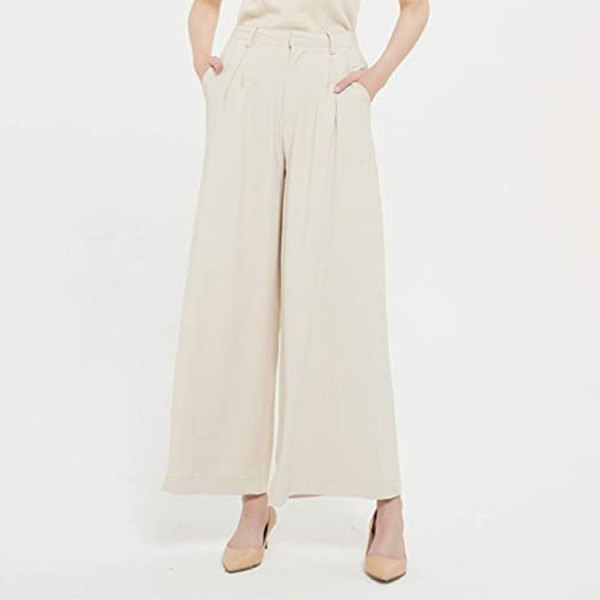 Channel Hailey Bieber's Street Style With These Trendy Cream Trousers ...