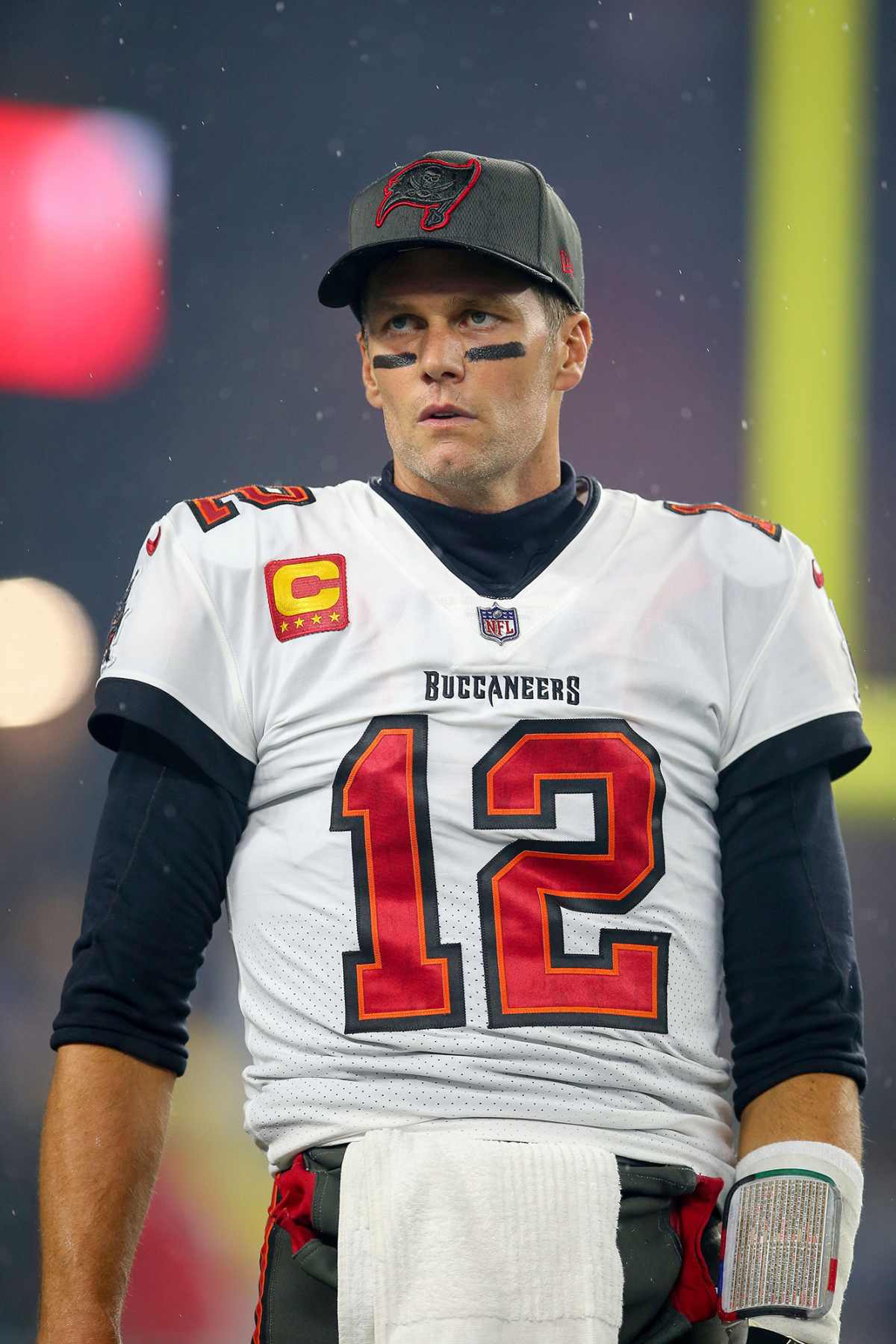 Tom Brady returning to Buccaneers 6 weeks after retiring