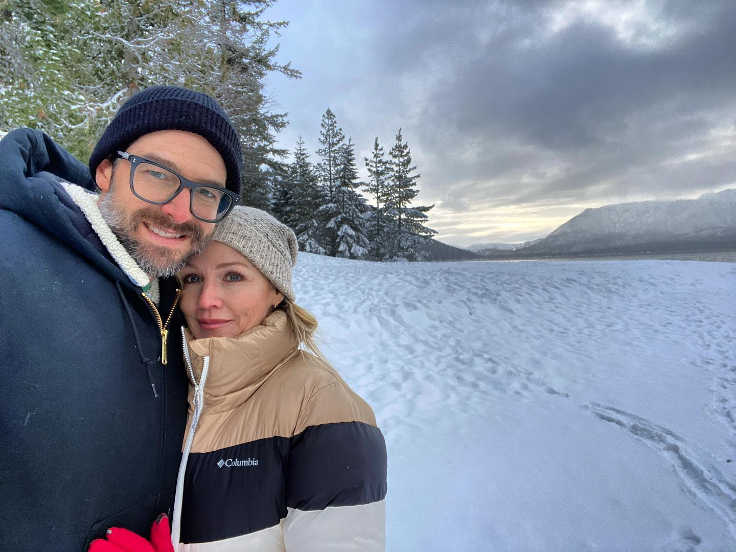 Cronología de la relación de Jennie Garth y su esposo Dave Abrams