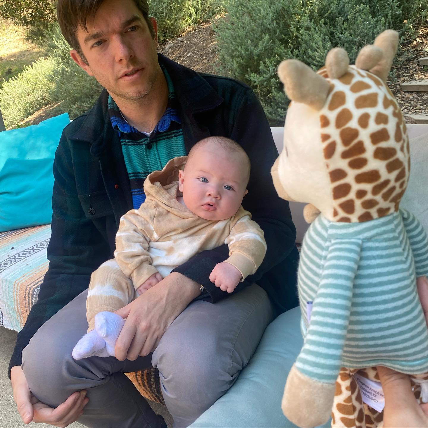 Olivia Munn ve John Mulaney'nin 2 Çocuklu Aile Albümü