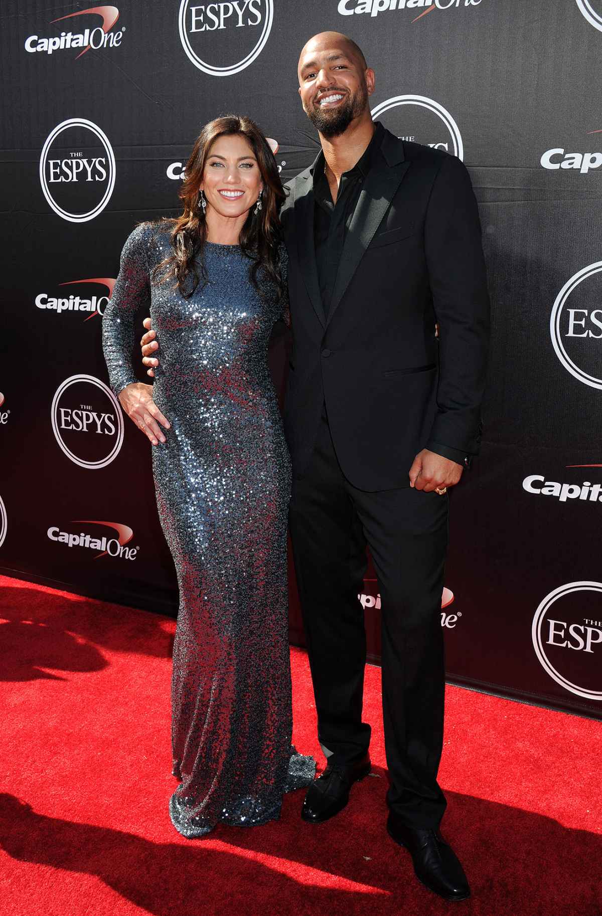 Hope Solo tweets photo with new husband Jerramy Stevens 