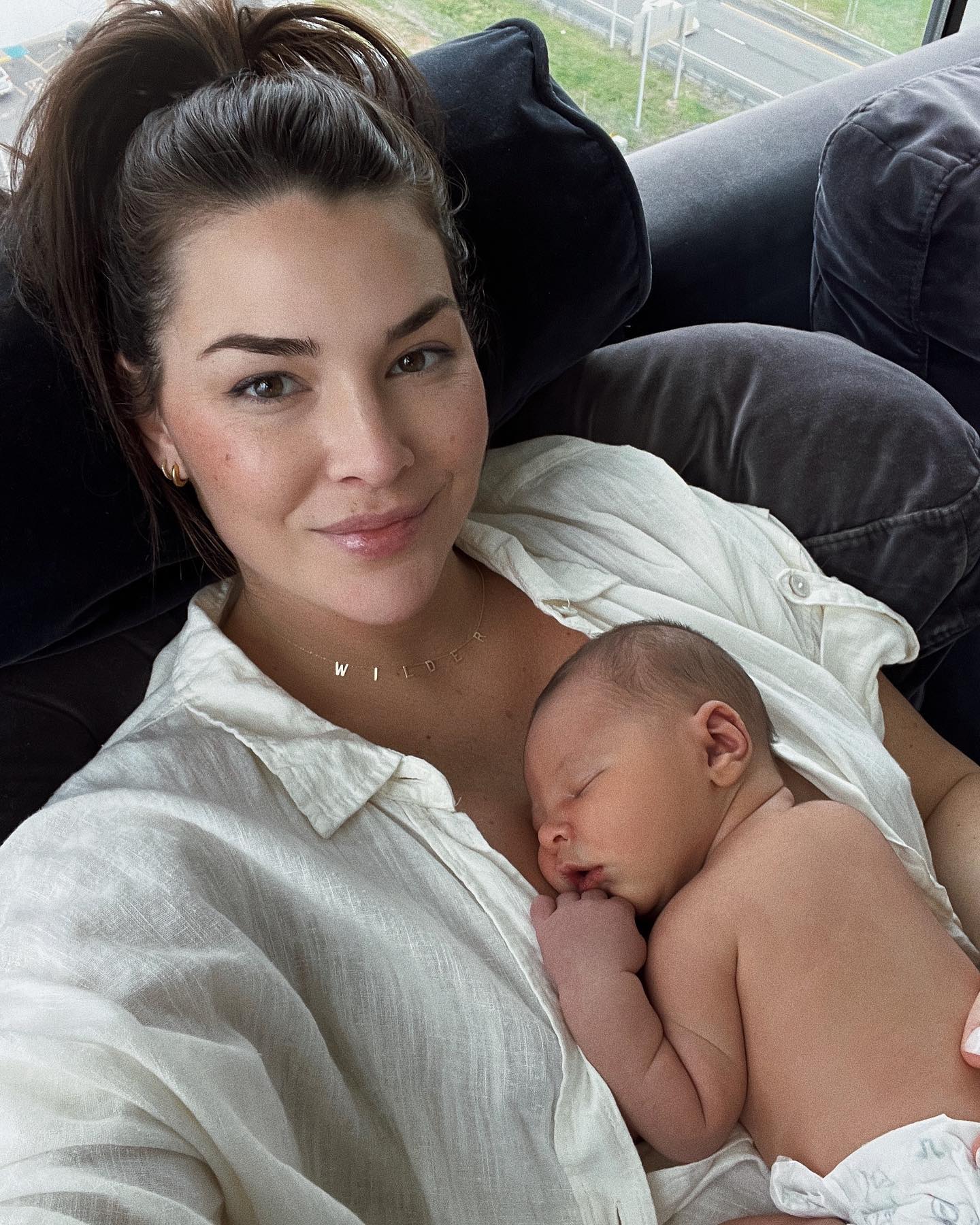 Sleep Mom Breast Milk Son Sex Video - Rachel Bilson, More Celebrity Moms Pumping Breast Milk: Photos | Us Weekly