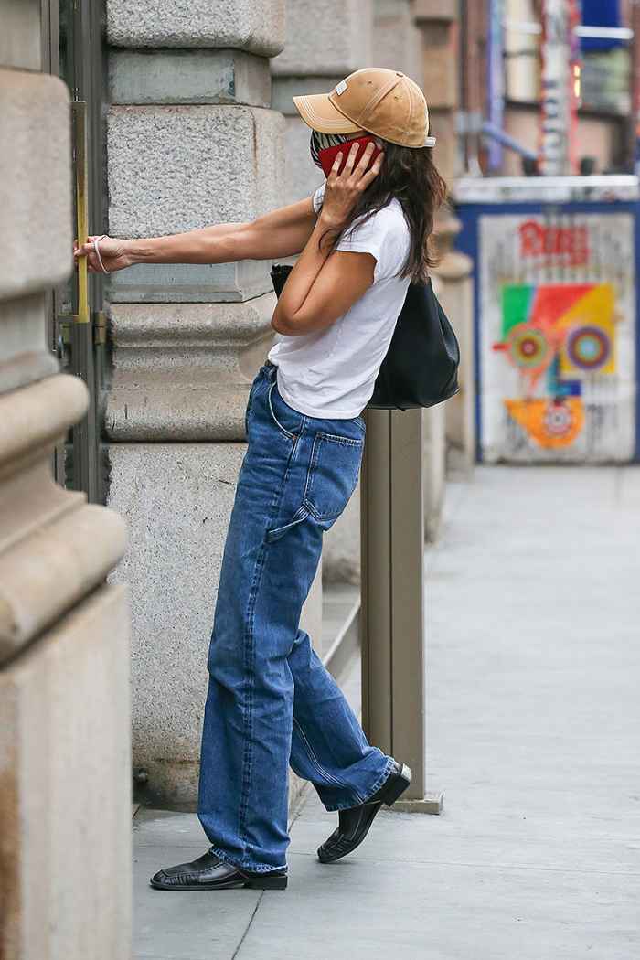 Eik Circulaire lancering Katie Holmes' Utility-Inspired Jeans: Grab a Similar Pair for $30