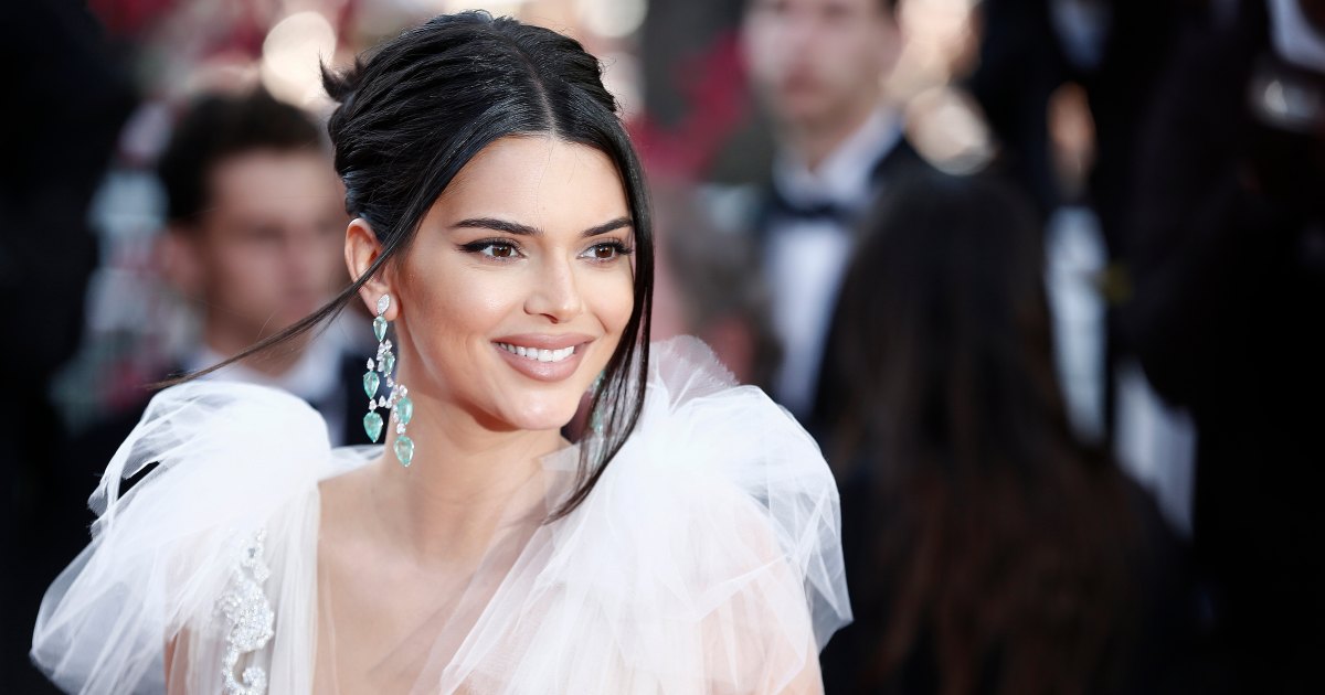 Shop These Teeth Whitening Products From Kendall Jenner's Brand