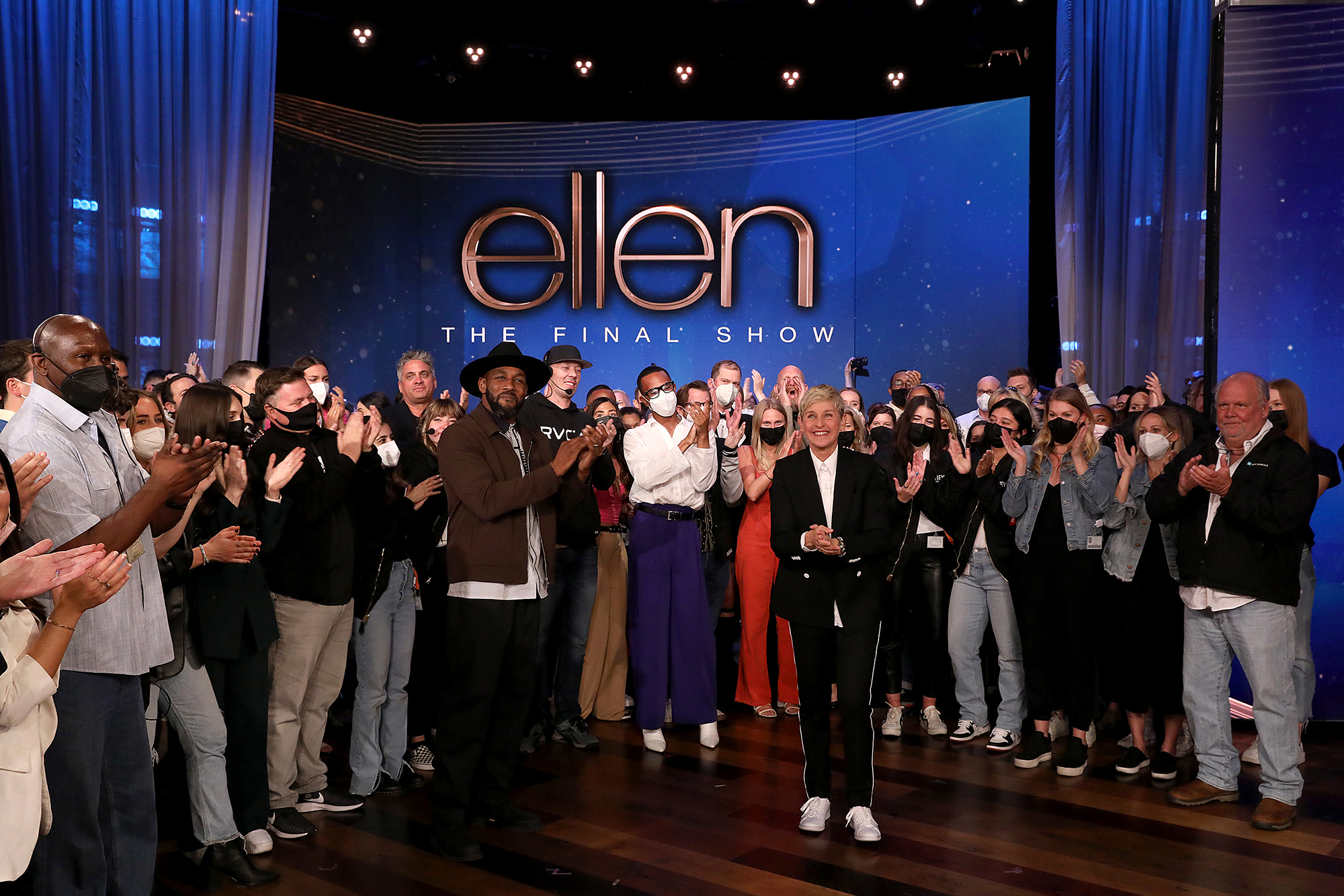 Ellen DeGeneres 'ภูมิใจ' ในสิ่งที่เธอเป็นหลังจากข้อกล่าวหา 'ใจร้าย'